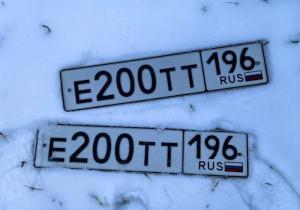 Фотография автомобиля с номером Е200ТТ 196