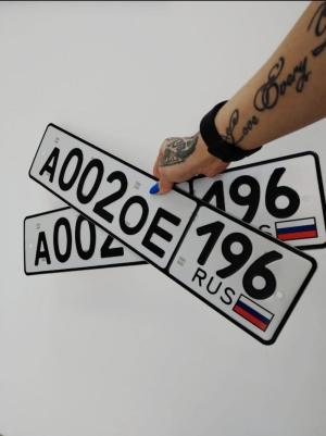 Фотография автомобиля с номером А002ОЕ 196