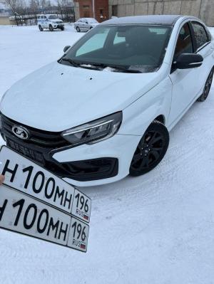 Фотография автомобиля с номером Н100МН 196