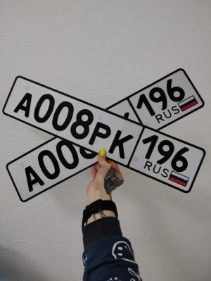 Фотография автомобиля с номером А008РК 196