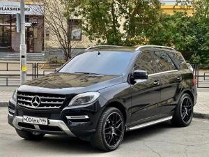 Фотография автомобиля с номером М004МА 196