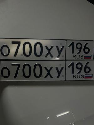 Фотография автомобиля с номером О700ХУ 196