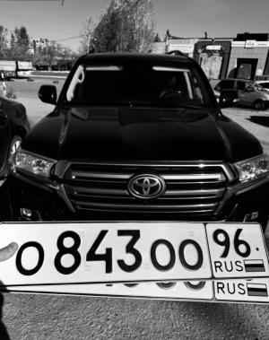 Фотография автомобиля с номером О843ОО 96