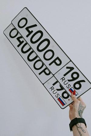 Фотография автомобиля с номером О400ОР 196