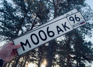 Фотография автомобиля с номером М006АК 96