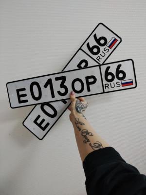 Фотография автомобиля с номером Е013ОР 66