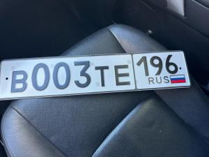 Фотография автомобиля с номером В003ТЕ 196