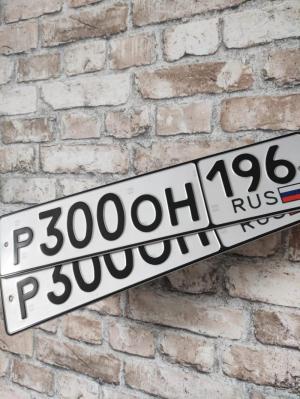 Фотография автомобиля с номером Р300ОН 196