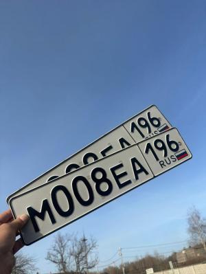 Фотография автомобиля с номером М008ЕА 196