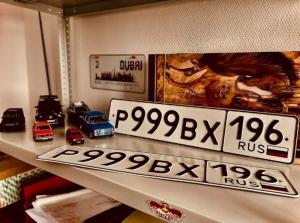 Фотография автомобиля с номером Р999ВХ 196